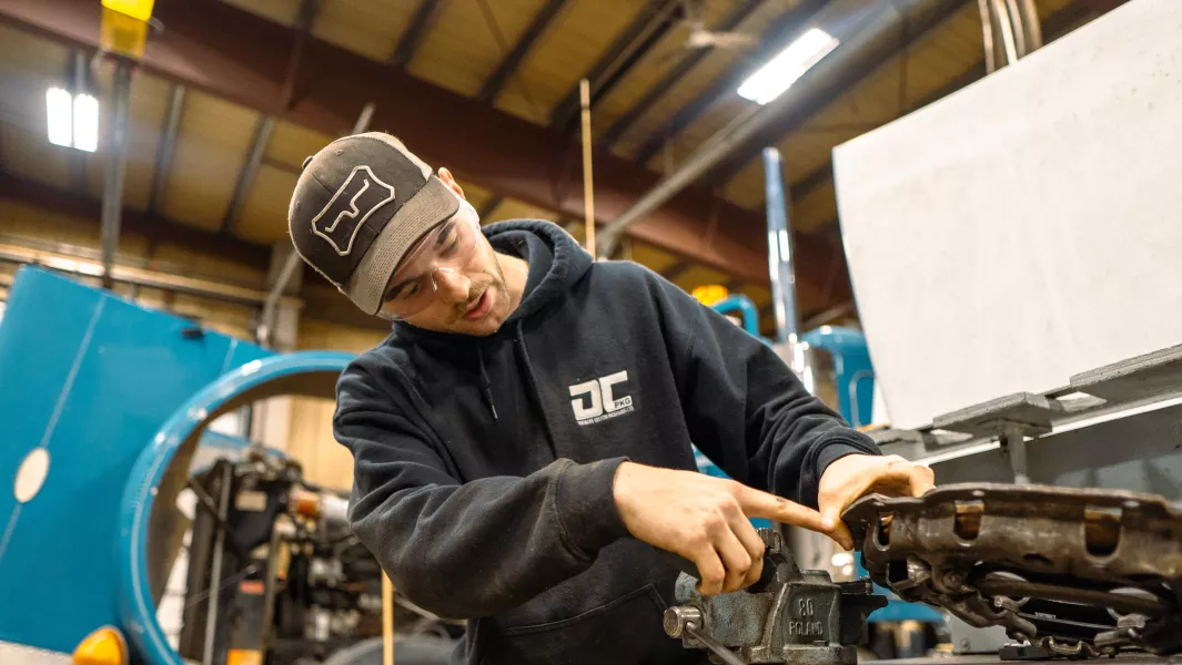 Motive Power Techniques - Heavy Equipment Student