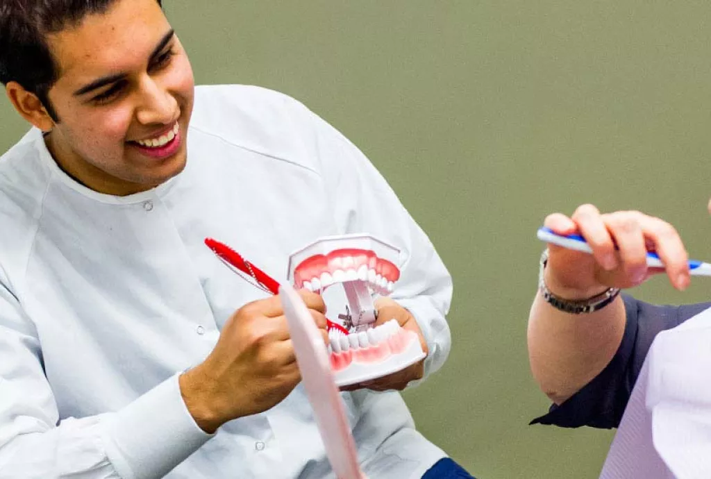 banner photo - teeth cleaning demo